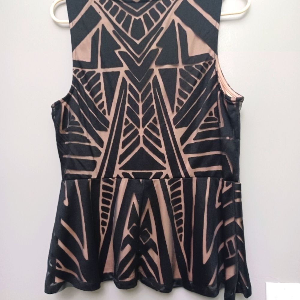 Thalia Collection Size Large Peplum Top